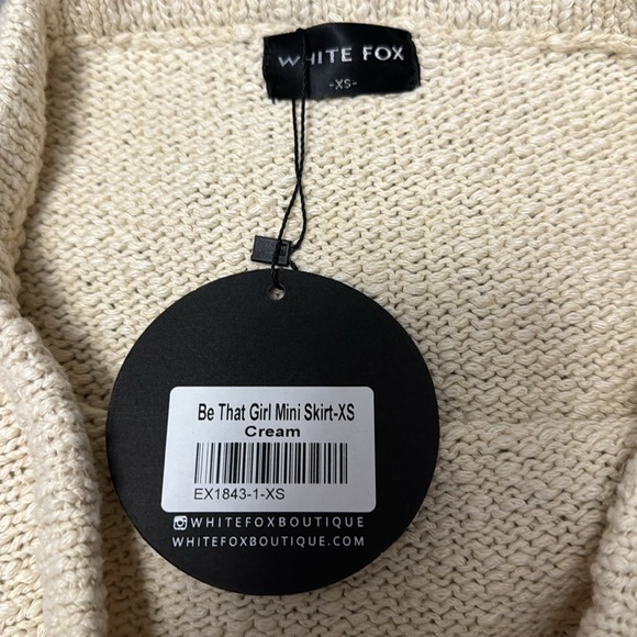 Crochet mini skirt - Picture 3 of 4